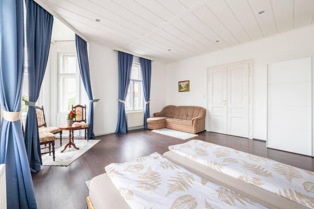 Charming Spacious Apartment Виена Екстериор снимка